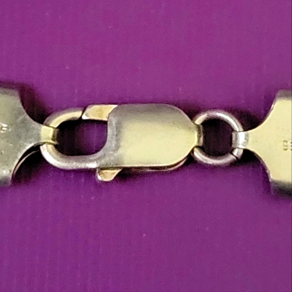 925 24in Sterling Silver Solid Miami Cuban Linked Chain - Picture 9 of 9